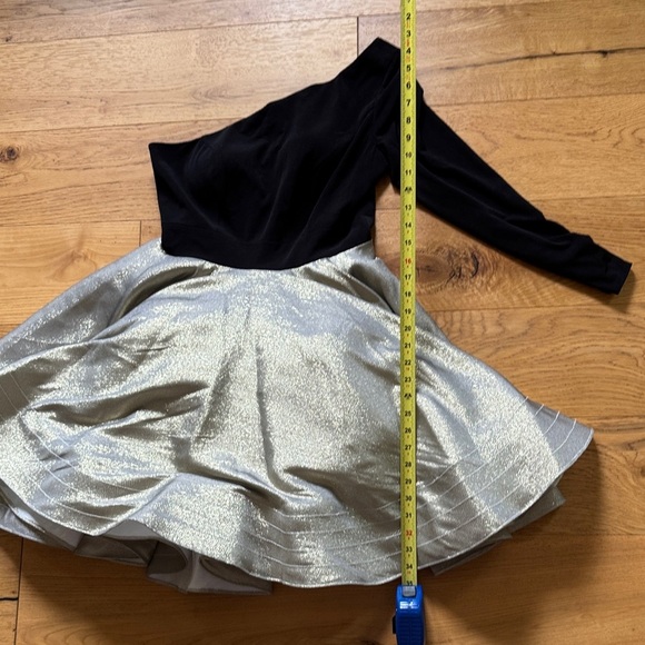 Chic Asymmetrical Black and Silver Women's Skirt IEENA McDuggal size 8 - Picture 6 of 6